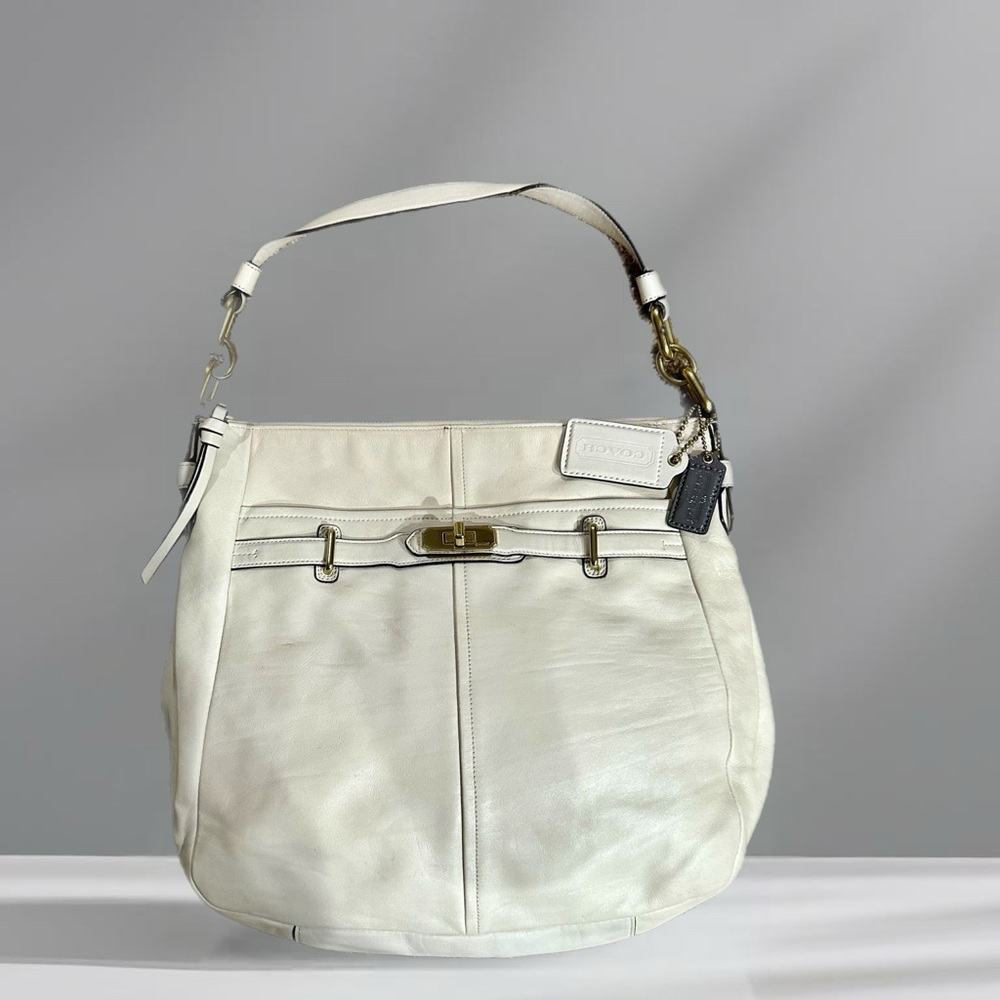 Coach leather shoulder bag